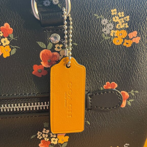 Coach Gallery Tote - Wildflower - NEW - Picture 2 of 16